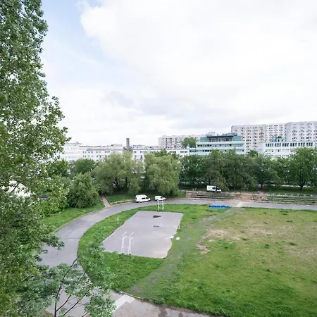 Апартаменты Citystay Partyzantow Apartment
